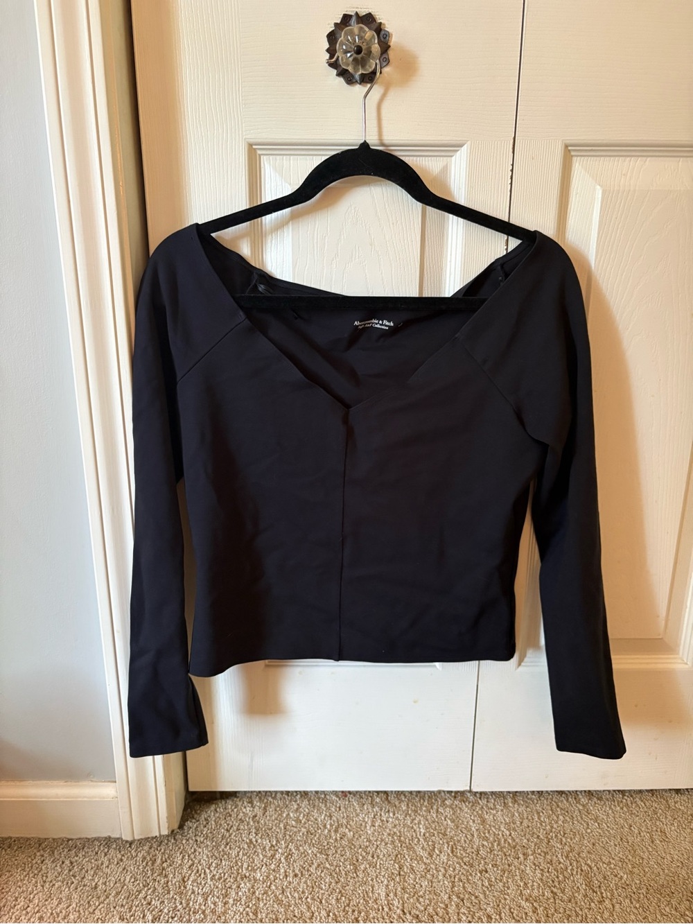 Abercrombie & Fitch Black V‑Neck Long Sleeve Top